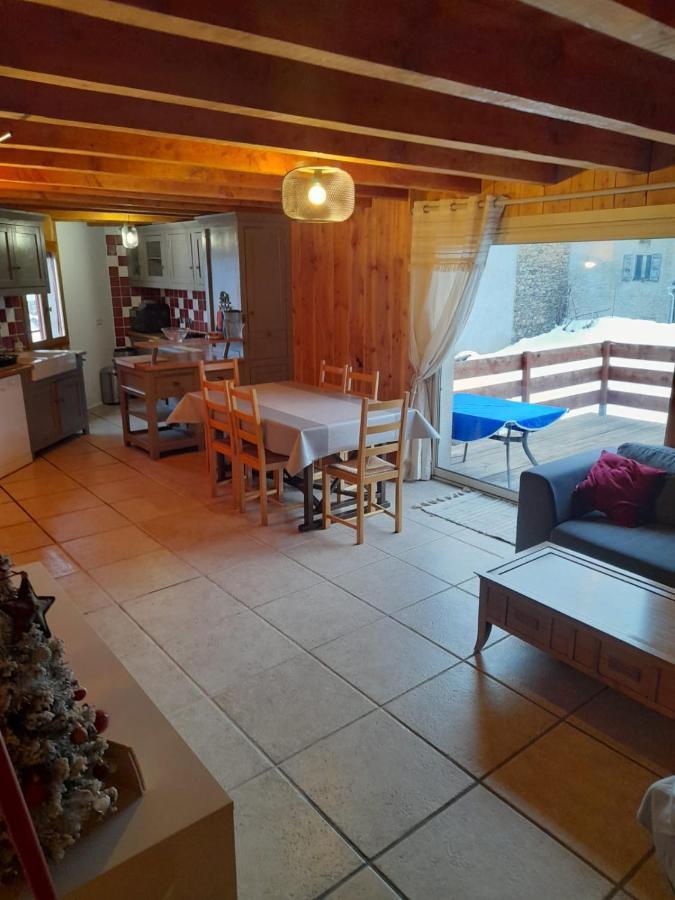 Maison De Montagne Dans Charmant Village Du Capcir Fontrabiouse Luaran gambar