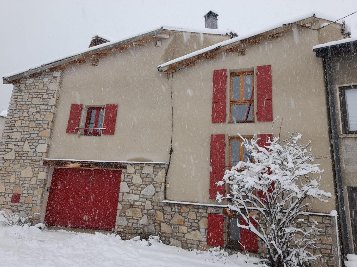 Maison De Montagne Dans Charmant Village Du Capcir Fontrabiouse Luaran gambar